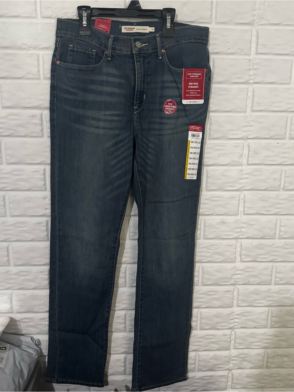 NEW Levi Strauss Signature Mid Rise Straight Jeans Women’s 10M 30/32 Smoothing
